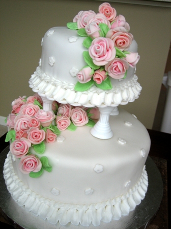 My final cake, a 2-tier wedding-style cake. This cake consists of 10-inch 
